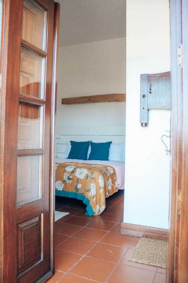 The Quixote House Bed & Breakfast Каминя Екстериор снимка