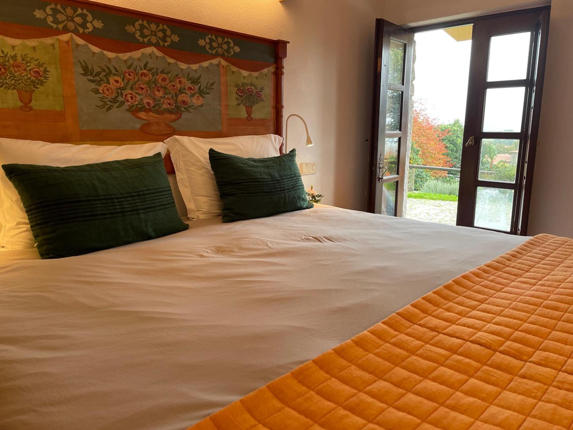 The Quixote House Bed & Breakfast Каминя Екстериор снимка